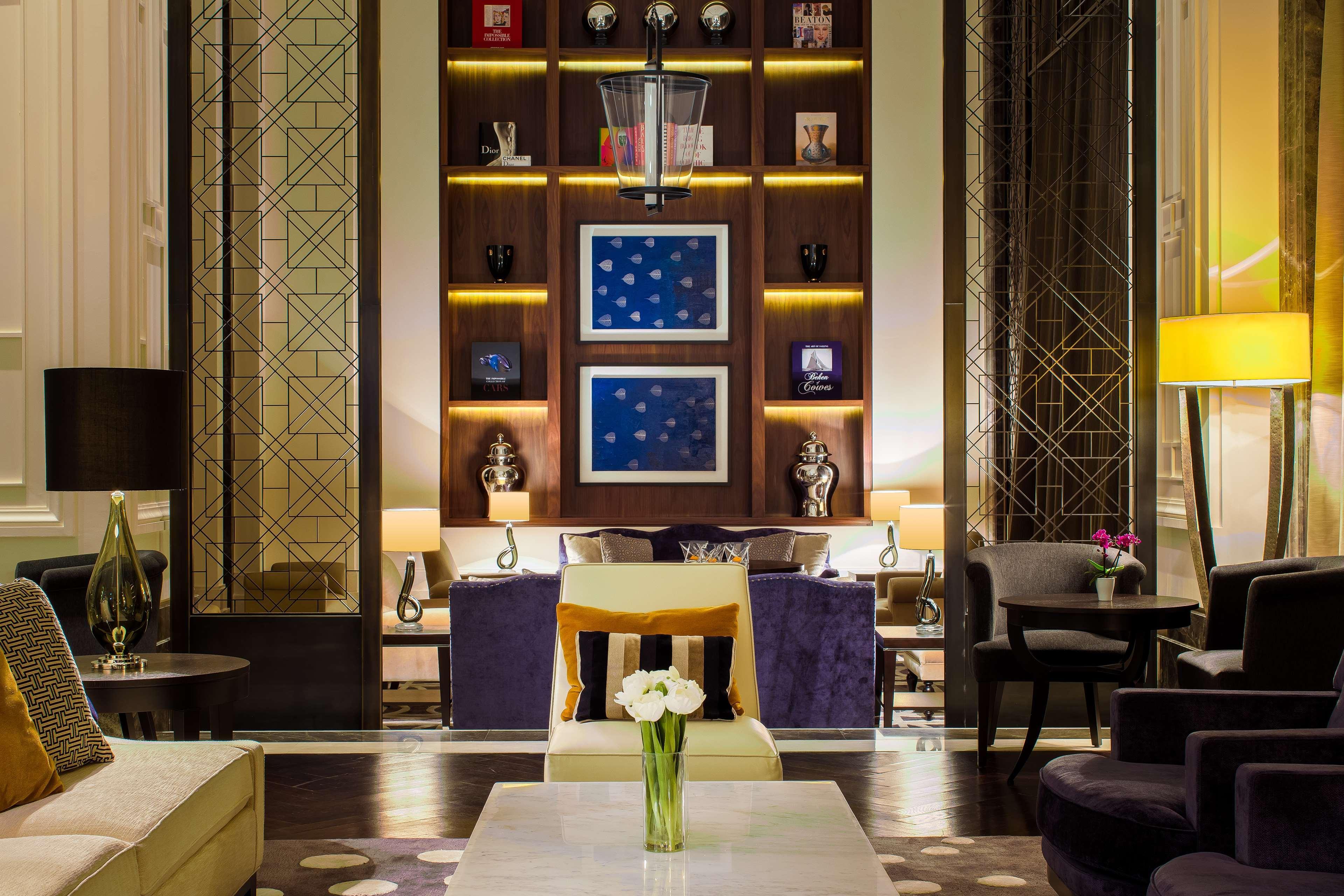 Hilton Istanbul Bomonti Ξενοδοχείο Εστιατόριο φωτογραφία The lobby of the hotel
