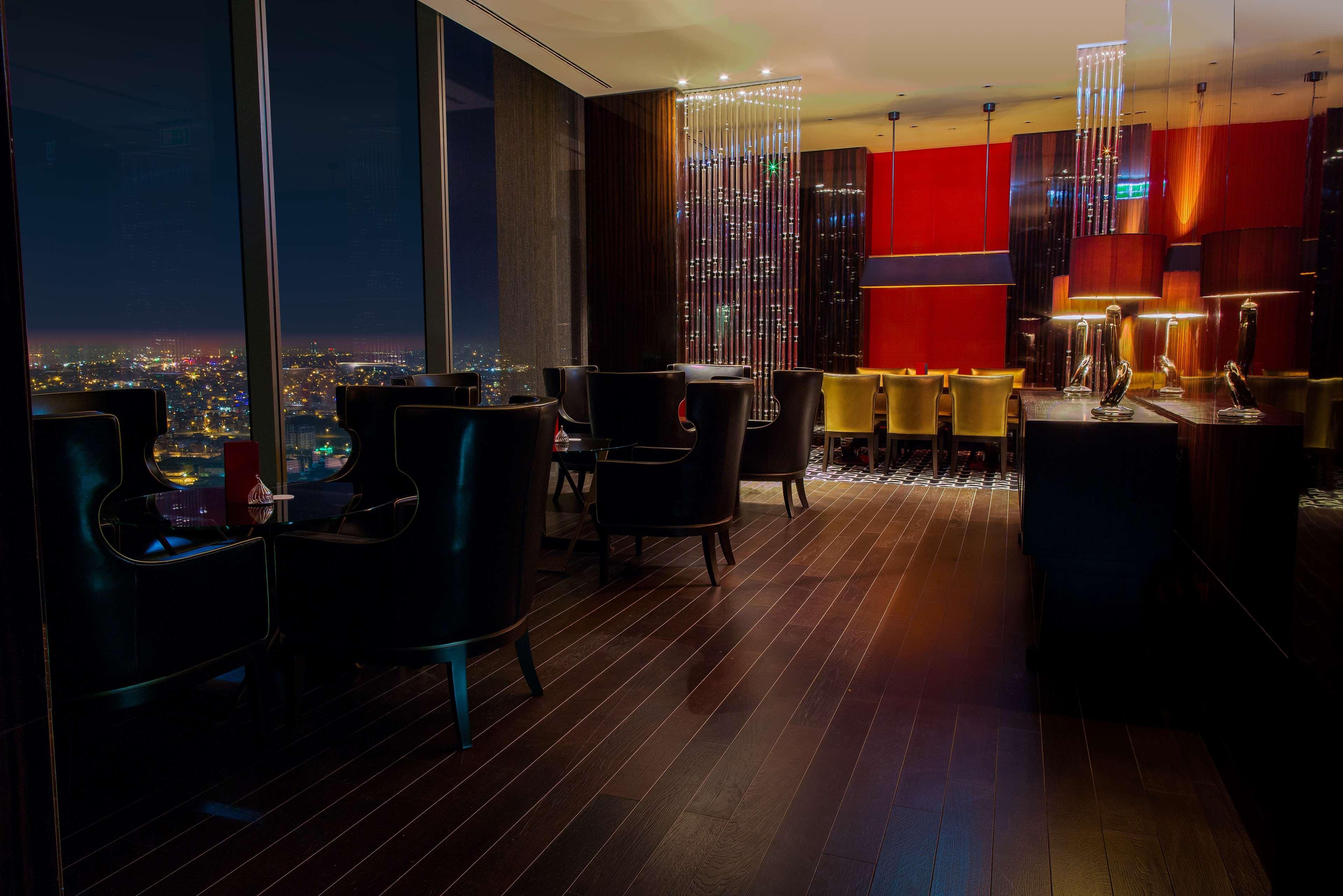 Hilton Istanbul Bomonti Ξενοδοχείο Εξωτερικό φωτογραφία The bar at the 39th floor