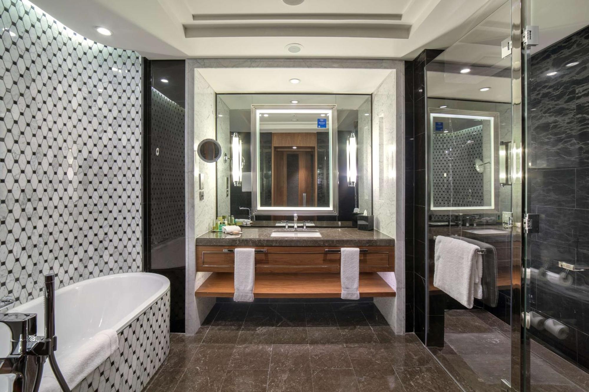 Hilton Istanbul Bomonti Ξενοδοχείο Εξωτερικό φωτογραφία Bathroom